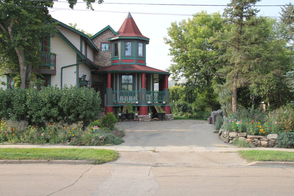 Vacation Condo Rentals Condominium for Sale in Drumheller RA Hamilton